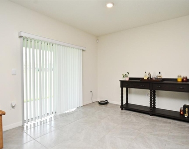 440 Baroness Way - Photo Thumbnail 5