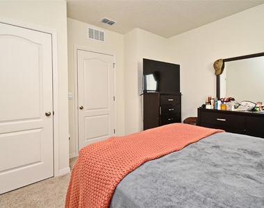 440 Baroness Way - Photo Thumbnail 26