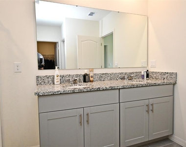 440 Baroness Way - Photo Thumbnail 33