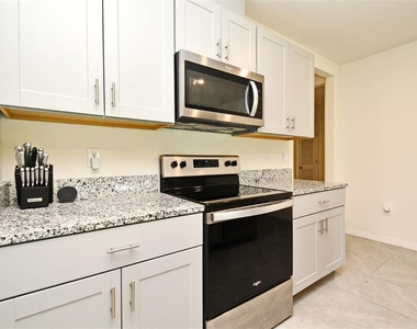 440 Baroness Way - Photo Thumbnail 13