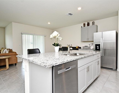440 Baroness Way - Photo Thumbnail 9