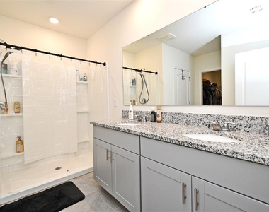 440 Baroness Way - Photo Thumbnail 31