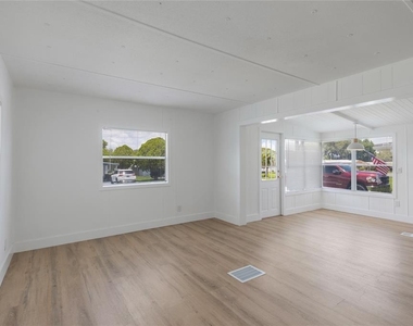 814 Roseapple Avenue - Photo Thumbnail 3
