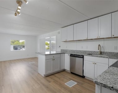 814 Roseapple Avenue - Photo Thumbnail 4