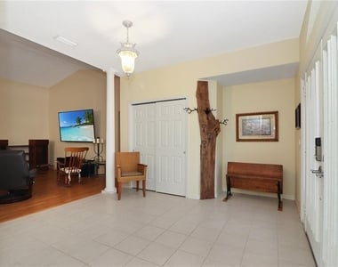 21300 Royal St Georges Lane - Photo Thumbnail 4