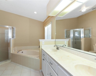 21300 Royal St Georges Lane - Photo Thumbnail 13