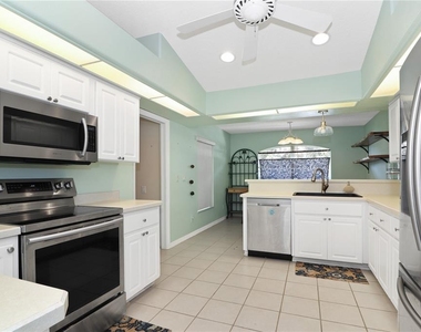 21300 Royal St Georges Lane - Photo Thumbnail 10
