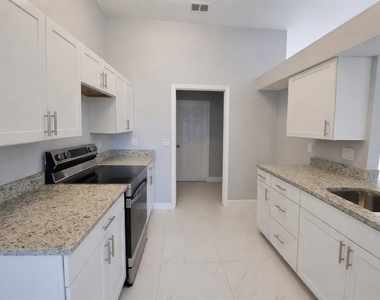 3012 40th Street Sw - Photo Thumbnail 5