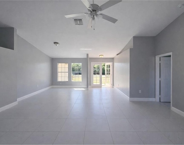 3012 40th Street Sw - Photo Thumbnail 2