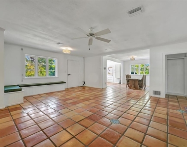 4237 Higel Avenue - Photo Thumbnail 21