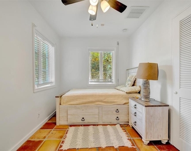 4237 Higel Avenue - Photo Thumbnail 26