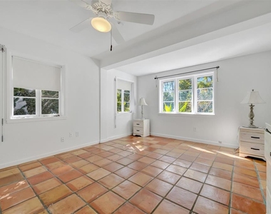 4237 Higel Avenue - Photo Thumbnail 24