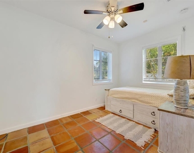 4237 Higel Avenue - Photo Thumbnail 25