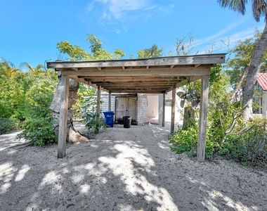 4237 Higel Avenue - Photo Thumbnail 10