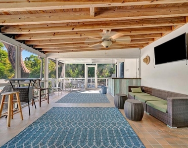 4237 Higel Avenue - Photo Thumbnail 35
