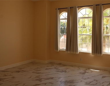 7803 33rd Street E - Photo Thumbnail 9