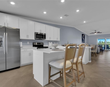 14271 Heritage Landing Boulevard - Photo Thumbnail 12
