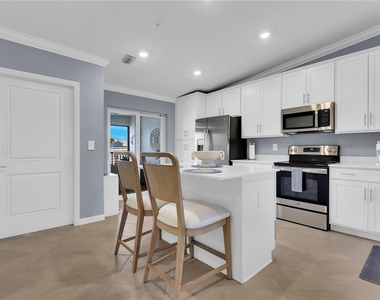 14271 Heritage Landing Boulevard - Photo Thumbnail 9