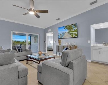 14271 Heritage Landing Boulevard - Photo Thumbnail 7