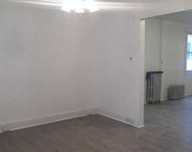 811 Cedar Avenue - Photo Thumbnail 3