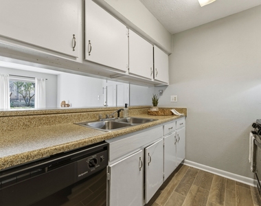 1750 Briarwood Road Northeast - Photo Thumbnail 6