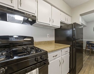 1750 Briarwood Road Northeast - Photo Thumbnail 7