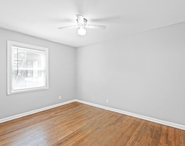 936 Mayson Turner Road Northwest - Photo Thumbnail 8