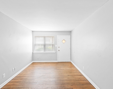 936 Mayson Turner Road Northwest - Photo Thumbnail 14