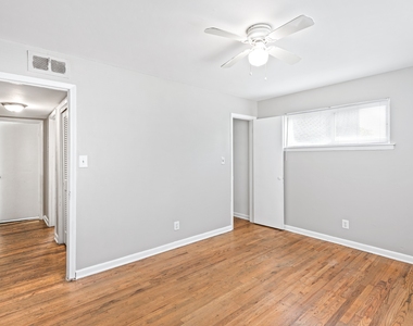 936 Mayson Turner Road Northwest - Photo Thumbnail 11