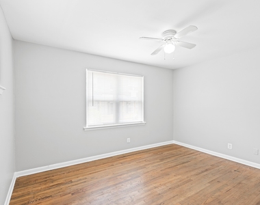 936 Mayson Turner Road Northwest - Photo Thumbnail 13