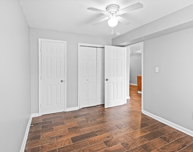936 Mayson Turner Road Northwest - Photo Thumbnail 2