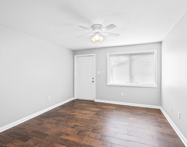 936 Mayson Turner Road Northwest - Photo Thumbnail 10
