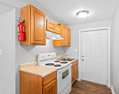 936 Mayson Turner Road Northwest - Photo Thumbnail 7