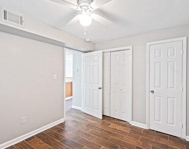 936 Mayson Turner Road Northwest - Photo Thumbnail 4