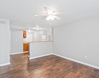 936 Mayson Turner Road Northwest - Photo Thumbnail 9
