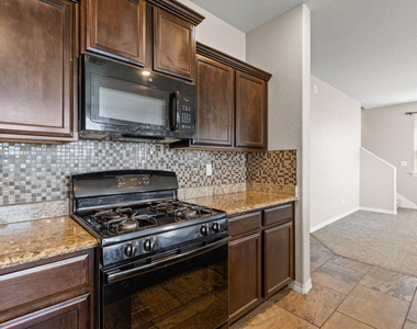 12664 Azulejos Street - Photo Thumbnail 11