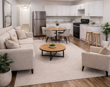 1415 Stratford Avenue - Photo Thumbnail 1