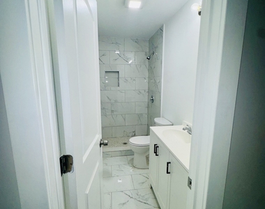 1415 Stratford Avenue - Photo Thumbnail 3