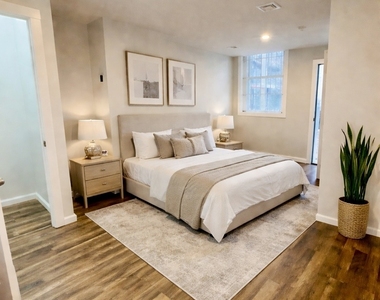 1415 Stratford Avenue - Photo Thumbnail 13