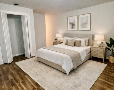 1415 Stratford Avenue - Photo Thumbnail 8