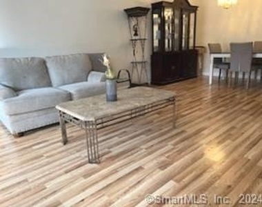 37 Greenwich Avenue - Photo Thumbnail 4