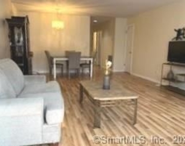 37 Greenwich Avenue - Photo Thumbnail 3