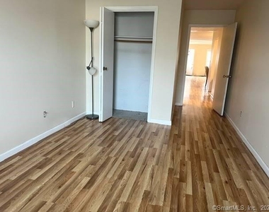37 Greenwich Avenue - Photo Thumbnail 14