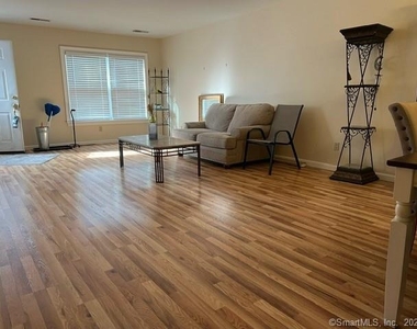 37 Greenwich Avenue - Photo Thumbnail 16