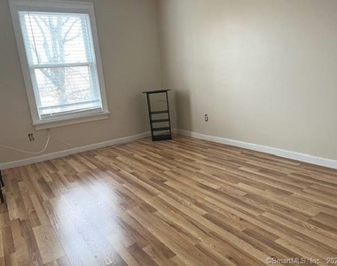 37 Greenwich Avenue - Photo Thumbnail 12