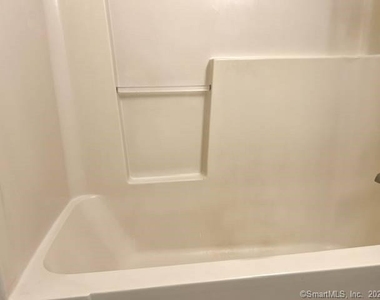37 Greenwich Avenue - Photo Thumbnail 11