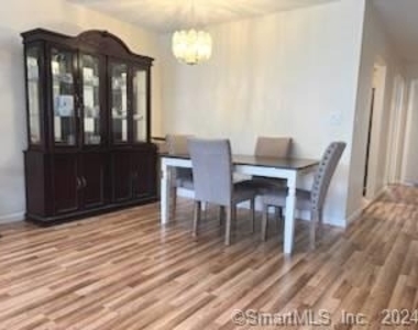 37 Greenwich Avenue - Photo Thumbnail 5