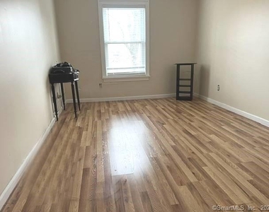 37 Greenwich Avenue - Photo Thumbnail 13