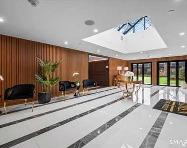 1188 King Street - Photo Thumbnail 3