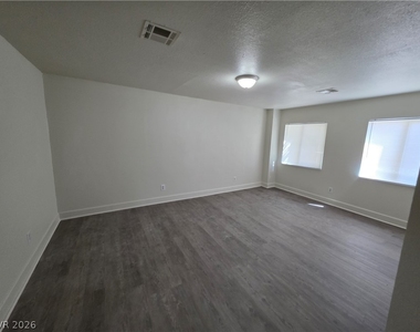 3412 Townhouse Drive - Photo Thumbnail 16